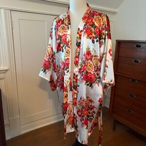 Satin white and floral robe, XL